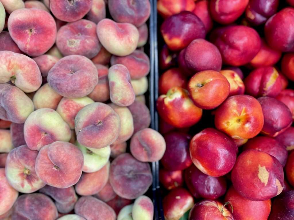 Nectarina y paraguayo Fruteria La Ribaza